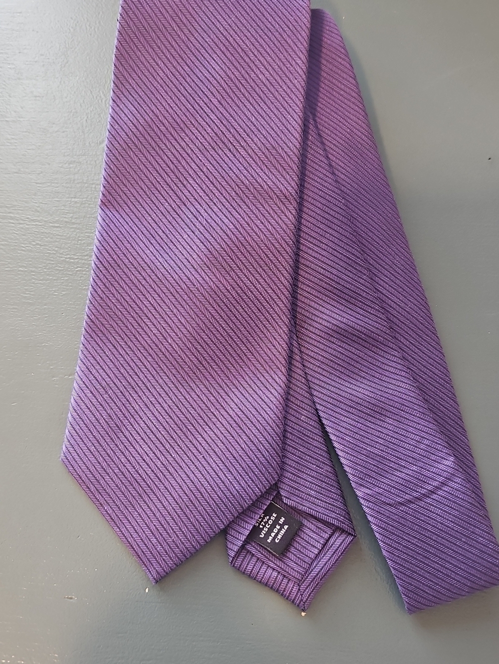 Classic Purple Men's Silk Tie‎ - Elegant Solid Texture. Awearness. Kenneth Cole